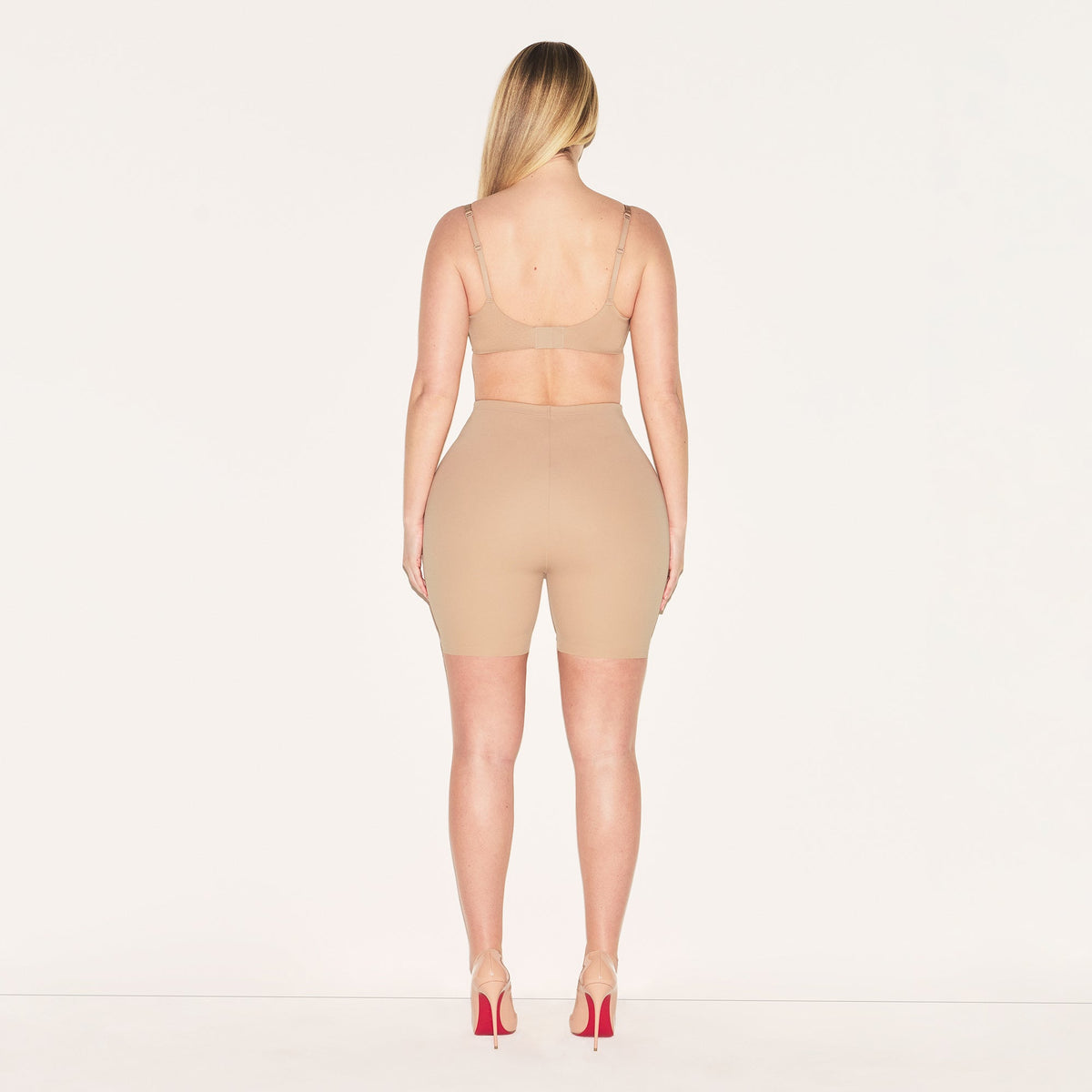 SKIMS BODY HIP ENHANCING PADDED SHORT | CLAY