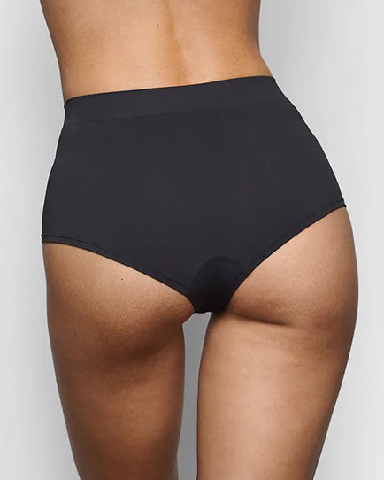 SOFT SMOOTHING SEAMLESS BOY SHORT | ONYX