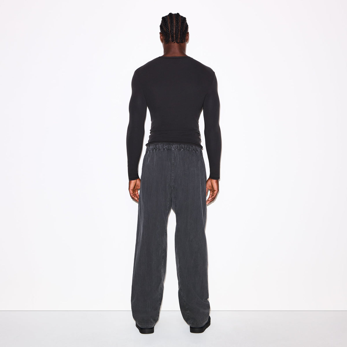 FITS EVERYBODY MENS SLIM LONG SLEEVE T-SHIRT | ONYX